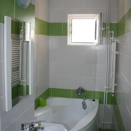Apartament 33